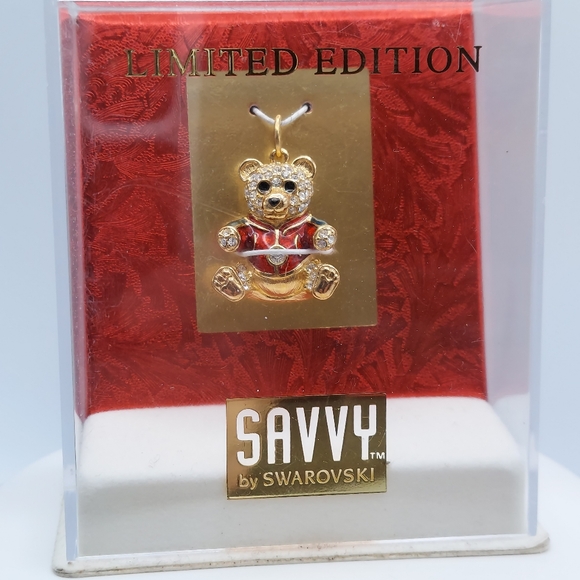 Vintage Savvy Collection Swarvoski Crystal Bear Pendant 1". - Picture 7 of 11